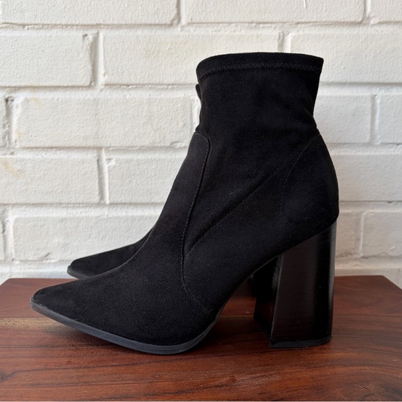 Steve Madden Black Touchdown Booties, SZ 8 LIKE NEW! MSRP $110 - Picture 1 of 10